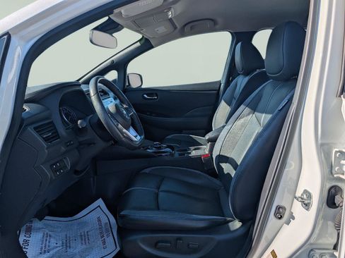 Used 2019 Nissan Leaf SL w/ SL Technology Package FWD image 9