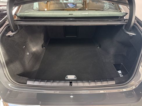 Used 2025 BMW i7 xDrive60 image 30