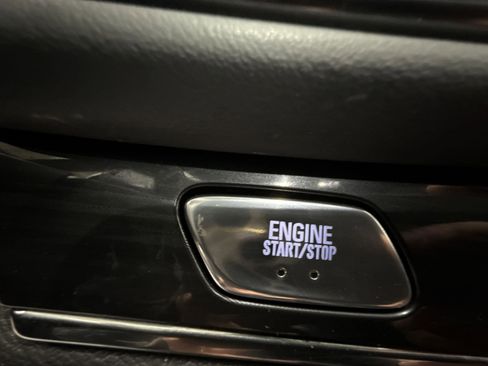 Used 2024 Buick Enclave Premium image 17