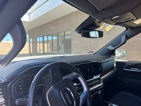 Certified 2023 GMC Sierra 1500 Elevation w/ X31 Off-Road Package AWD/4WD image 9