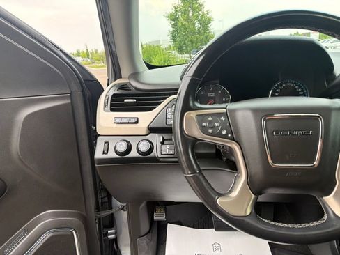 Used 2018 GMC Yukon Denali w/ Denali Ultimate Package AWD/4WD image 25