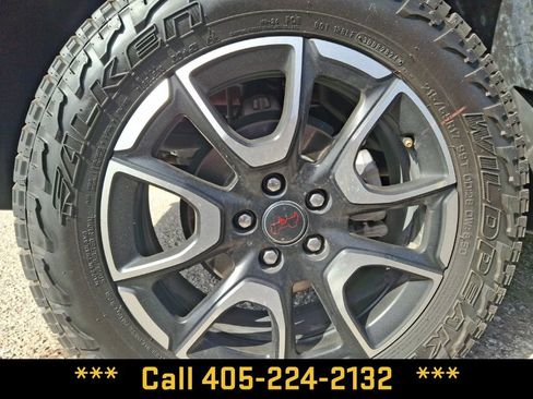 Used 2025 Jeep Compass Trailhawk AWD/4WD image 19