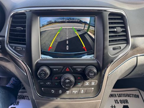 Used 2018 Jeep Grand Cherokee Limited w/ Trailer Tow Group IV AWD/4WD image 13