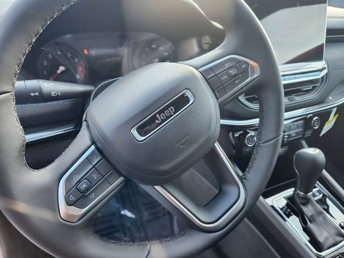 New 2026 Jeep Compass Latitude image 17