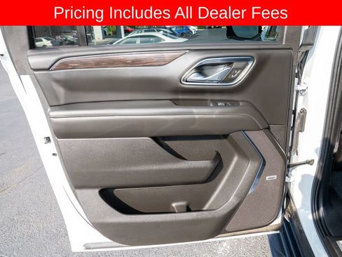 Used 2024 Chevrolet Suburban LT w/ Luxury Package AWD/4WD image 13