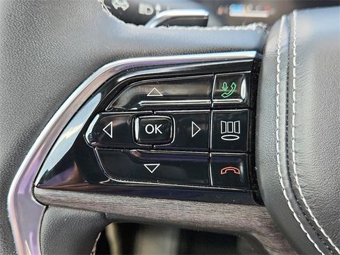 Used 2023 Jeep Grand Cherokee L Overland image 17