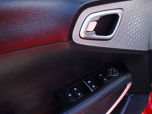 Used 2024 Kia Soul LX w/ Option Group 015 image 37