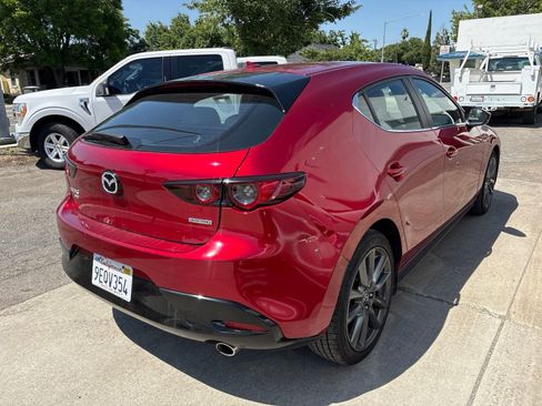Used 2019 MAZDA MAZDA3 AWD Hatchback w/ Preferred Pkg image 4