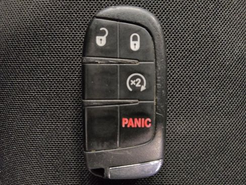 Used 2017 Jeep Renegade Sport w/ Power & Air Group image 32