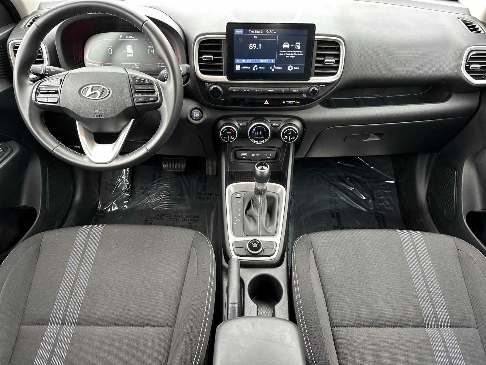 Used 2025 Hyundai Venue SEL FWD image 13