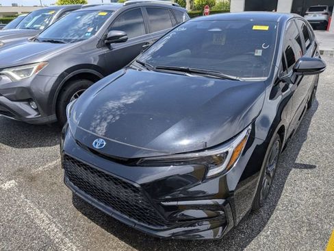 Used 2024 Toyota Corolla SE FWD image 2