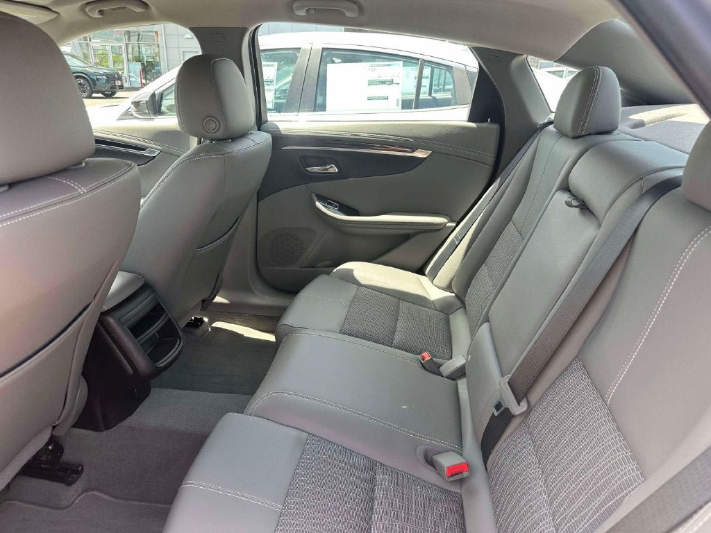 Used 2018 Chevrolet Impala LS FWD image 10