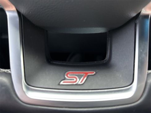 Used 2022 Ford Explorer ST w/ Equipment Group 401A image 11