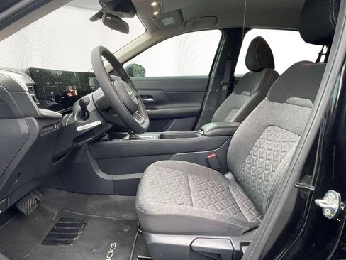 Used 2026 Nissan Kicks SV FWD image 13