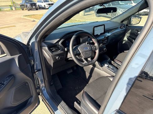 Used 2025 Ford Escape ST-Line FWD image 21