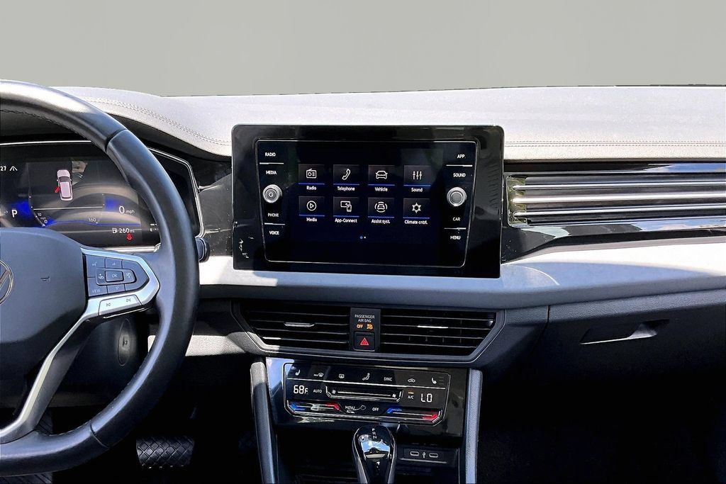 Used 2025 Volkswagen Jetta SE FWD image 6