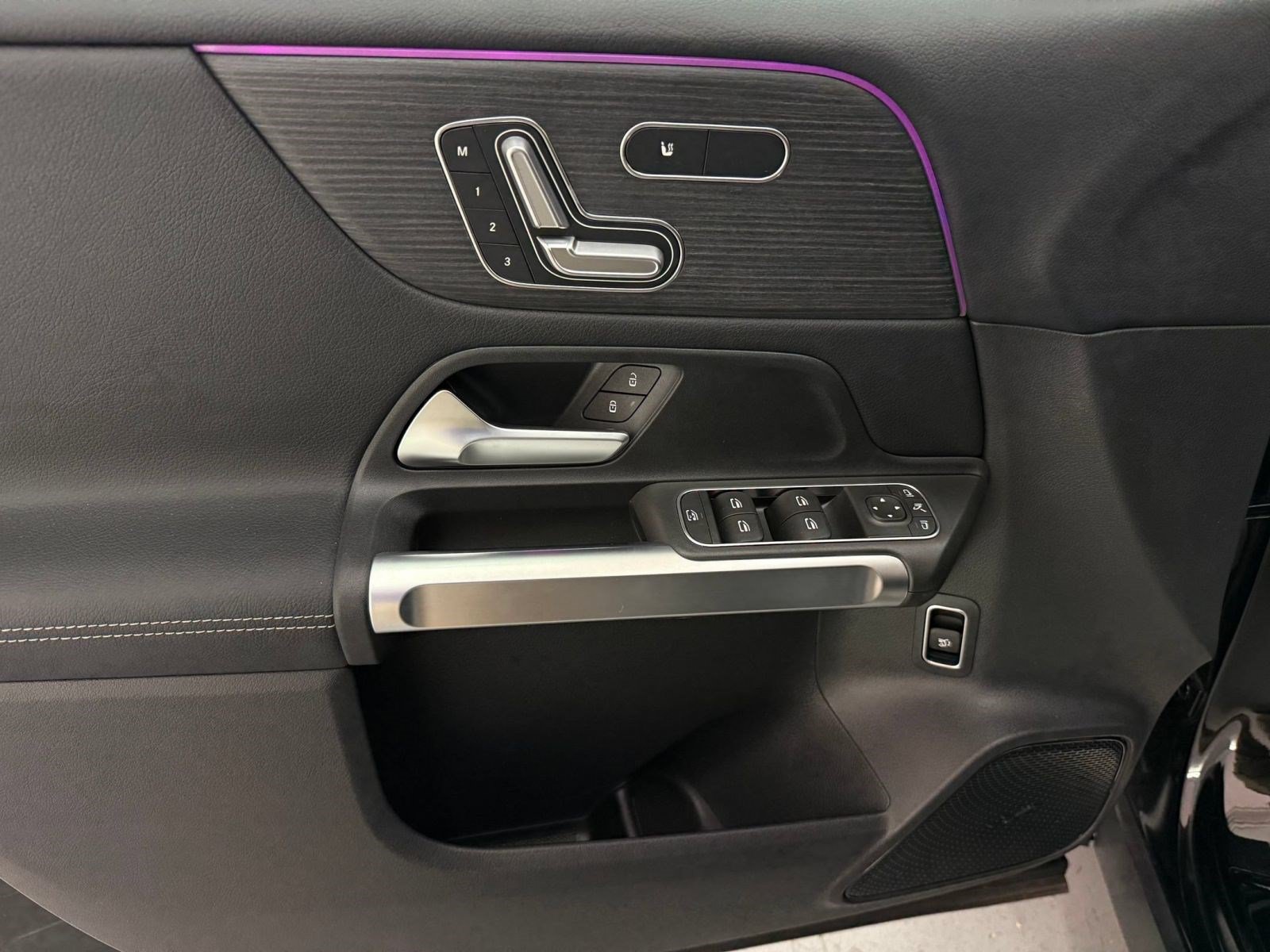 New 2026 Mercedes-Benz GLB 250 image 11