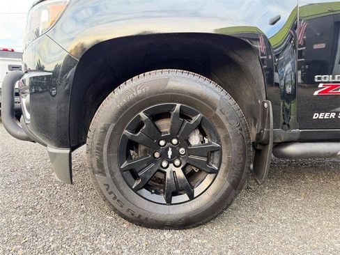 Used 2017 Chevrolet Colorado Z71 w/ Z71 Midnight Edition AWD/4WD image 8