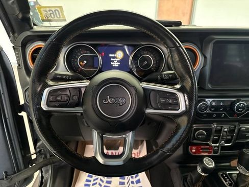 Used 2022 Jeep Gladiator Mojave w/ Cold Weather Group AWD/4WD image 31