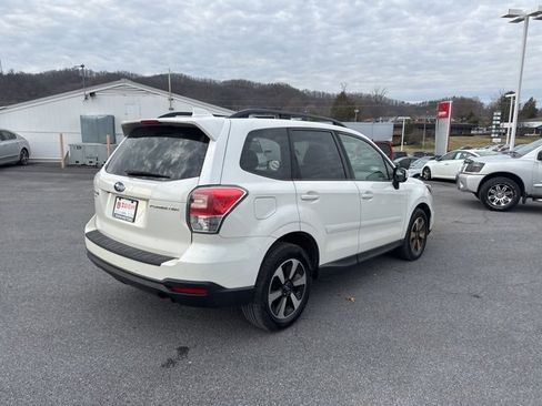 Used 2018 Subaru Forester 2.5i Premium w/ All-Weather Package image 8