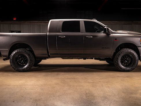 Used 2024 RAM 2500 Laramie w/ Night Edition image 10