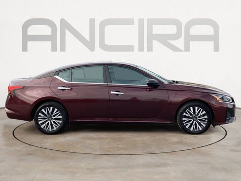 Used 2024 Nissan Altima 2.5 SV image 13