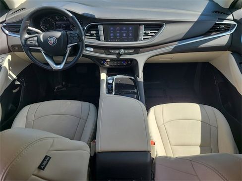 Used 2024 Buick Enclave Essence image 17