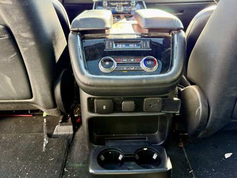 Used 2019 Lincoln Navigator Reserve image 16