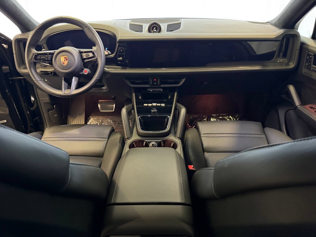 Certified 2025 Porsche Cayenne Turbo GT AWD/4WD image 17