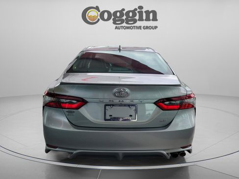 Used 2024 Toyota Camry SE image 4