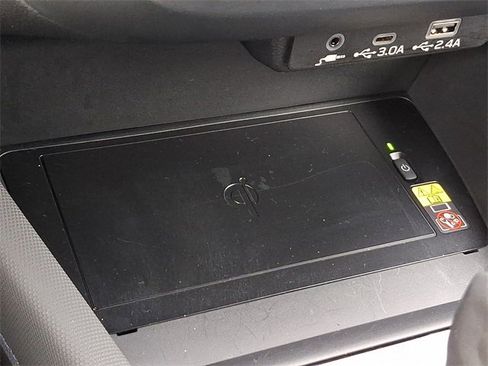 Used 2025 Subaru Forester Limited image 26