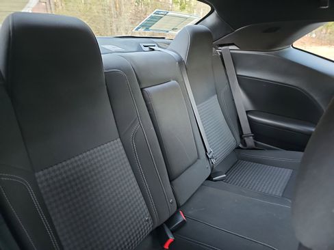 Used 2018 Dodge Challenger R/T w/ Performance Handling Group image 12