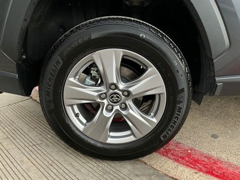 Used 2025 Toyota RAV4 XLE image 9