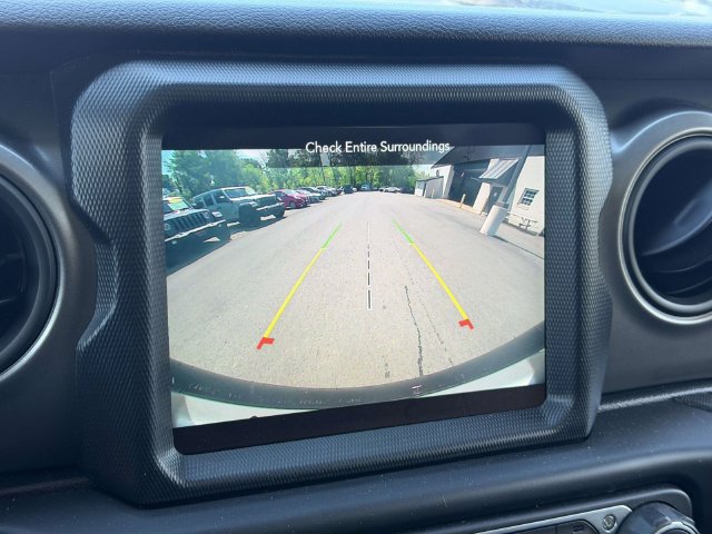 Used 2021 Jeep Wrangler Unlimited Sport AWD/4WD image 3