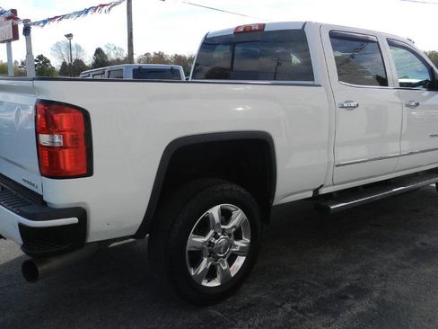 Used 2017 GMC Sierra 2500 Denali w/ Duramax Plus Package image 6