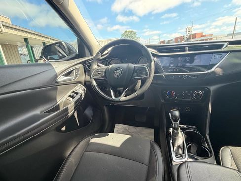 Used 2021 Buick Encore GX Preferred w/ Cold Weather Comfort Package FWD image 17