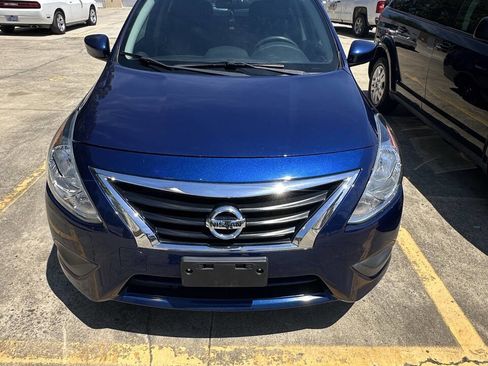 Used 2019 Nissan Versa SV image 1
