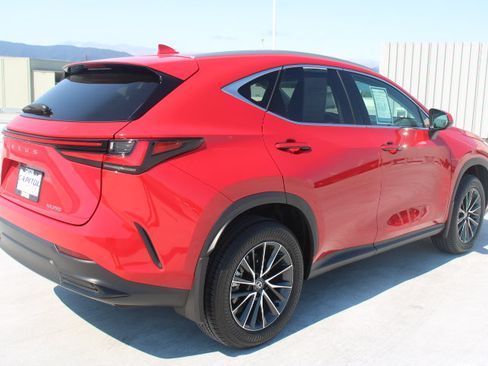 Used 2025 Lexus NX 250 FWD w/ Premium Package image 3