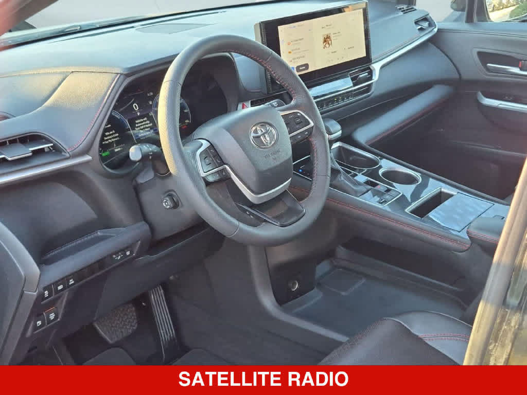 Used 2025 Toyota Sienna XSE w/ XSE Premium Package AWD/4WD image 2