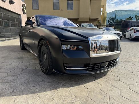 Used 2024 Rolls-Royce Spectre AWD/4WD image 4