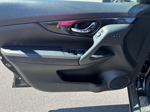 Used 2017 Nissan Rogue SL w/ SL Premium Package AWD/4WD image 11
