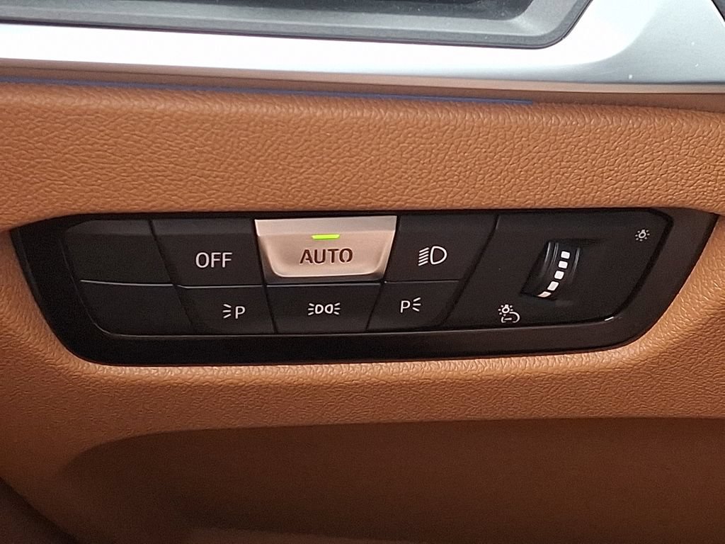 Used 2023 BMW i4 eDrive40 w/ M Sport Package RWD image 27