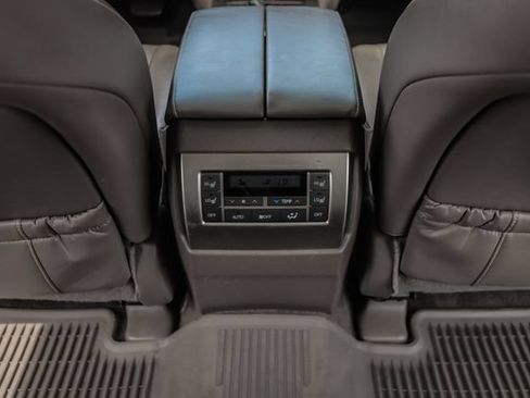 Used 2018 Lexus GX 460 Premium AWD/4WD image 34