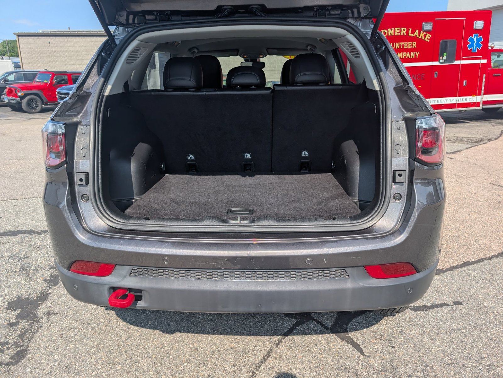 Used 2021 Jeep Compass Trailhawk AWD/4WD image 25