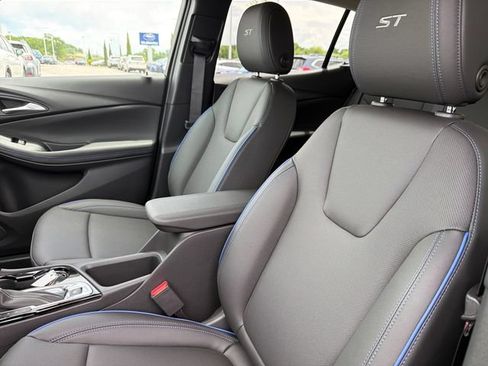 New 2026 Buick Encore GX Sport Touring w/ LPO, Trailering Package FWD image 20