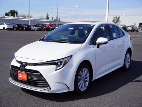 New 2026 Toyota Corolla XLE image 7