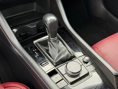 Used 2024 MAZDA MAZDA3 s image 19