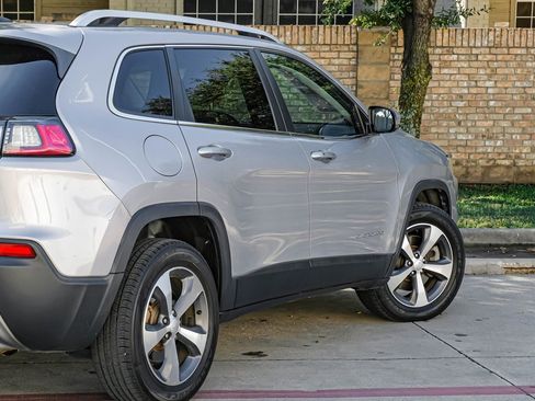 Used 2020 Jeep Cherokee Limited image 17