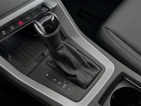 New 2025 Audi Q3 2.0T Premium image 17