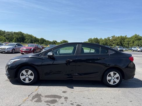 Used 2017 Chevrolet Cruze LS FWD image 1